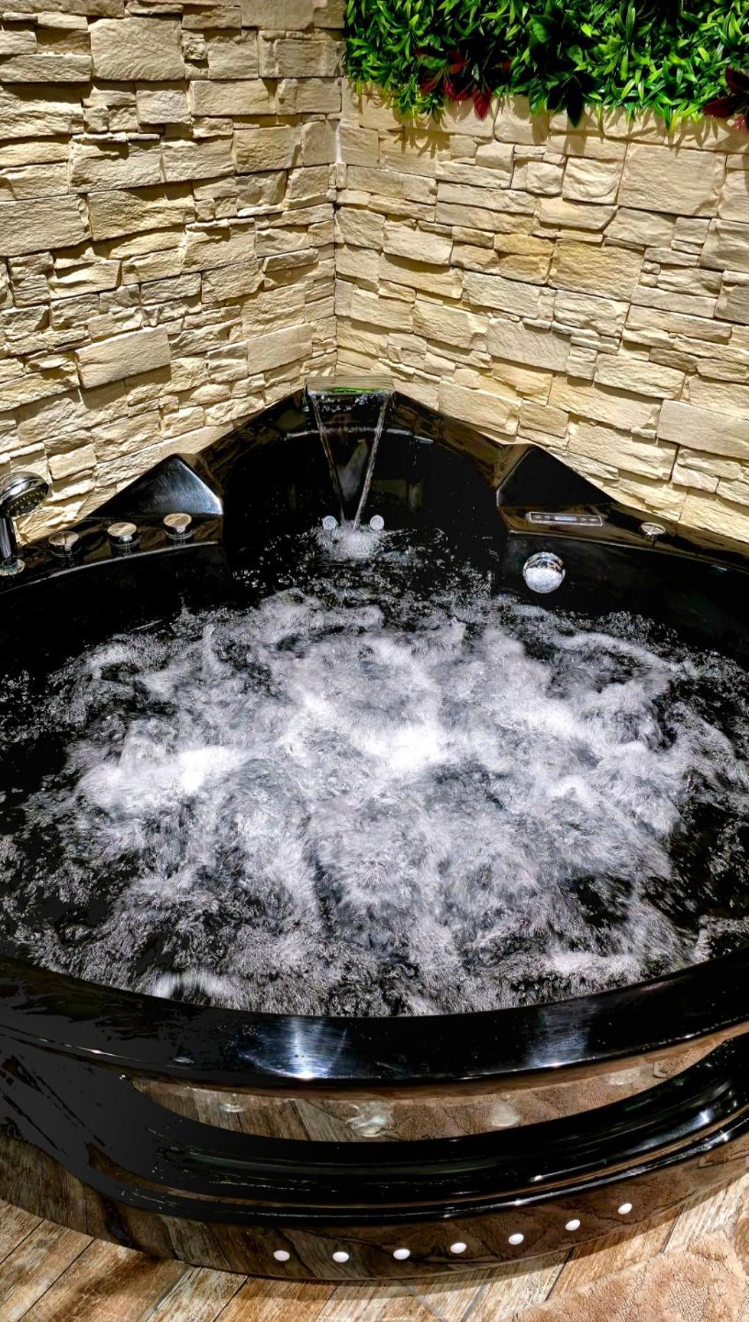 Appartement Chambre Cosy - Jacuzzi - Little Room Vendôme Esterno foto